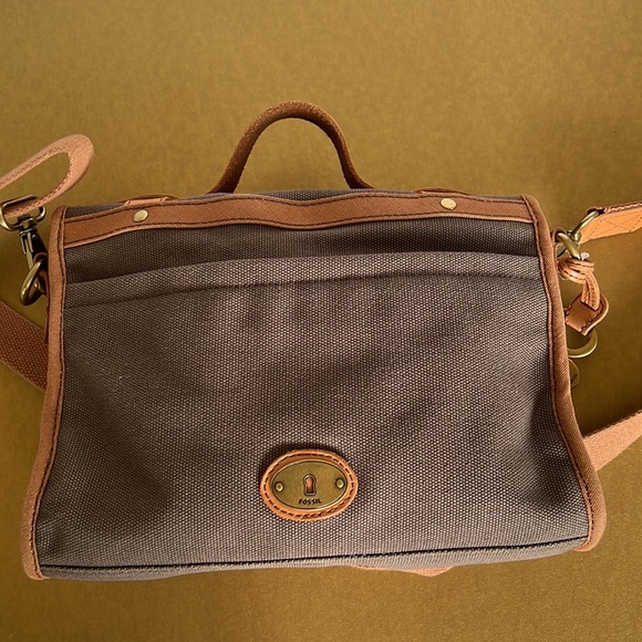 Fossil Olive Shoulder Bag - Picture 3 of 14